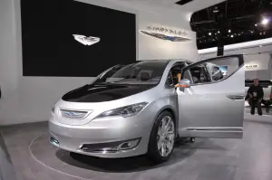 Chrysler 700c - Salone di Detroit 2012 - 1