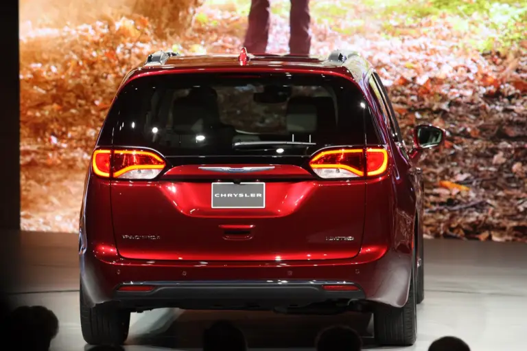 Chrysler Pacifica - Salone di Detroit 2016 - 5