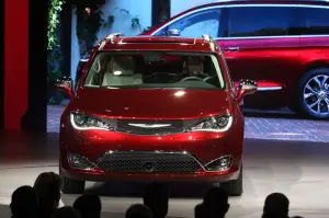 Chrysler Pacifica - Salone di Detroit 2016 - 9