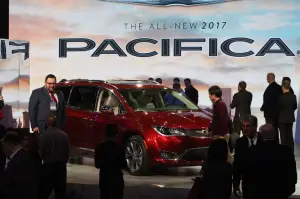 Chrysler Pacifica - Salone di Detroit 2016 - 10