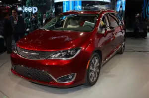 Chrysler Pacifica - Salone di Detroit 2016 - 13