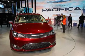 Chrysler Pacifica - Salone di Detroit 2016 - 14