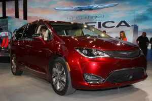 Chrysler Pacifica - Salone di Detroit 2016 - 15