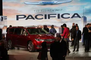 Chrysler Pacifica - Salone di Detroit 2016 - 21