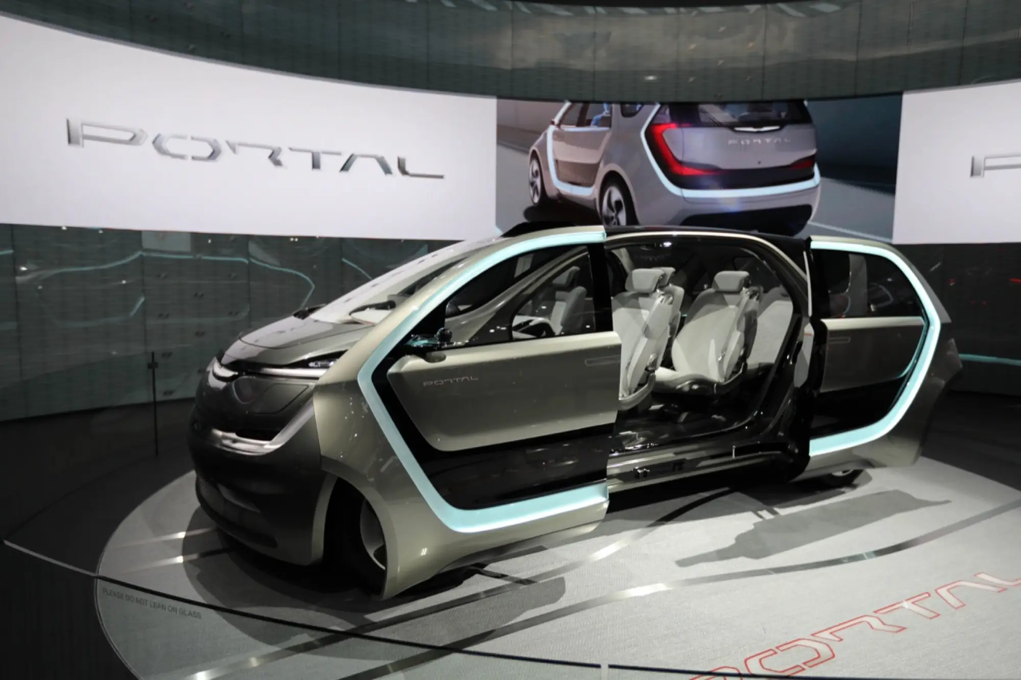 Chrysler Portal - Salone di Detroit 2017 - 6