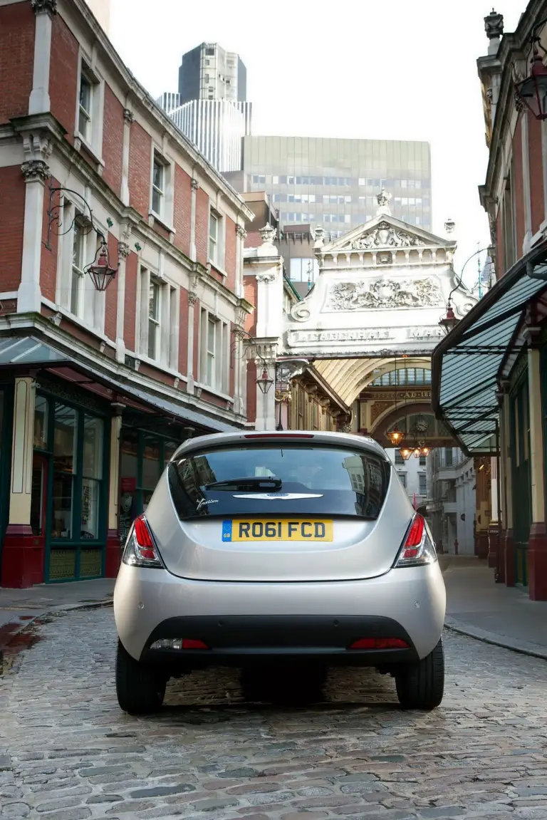 Chrysler Ypsilon - 16