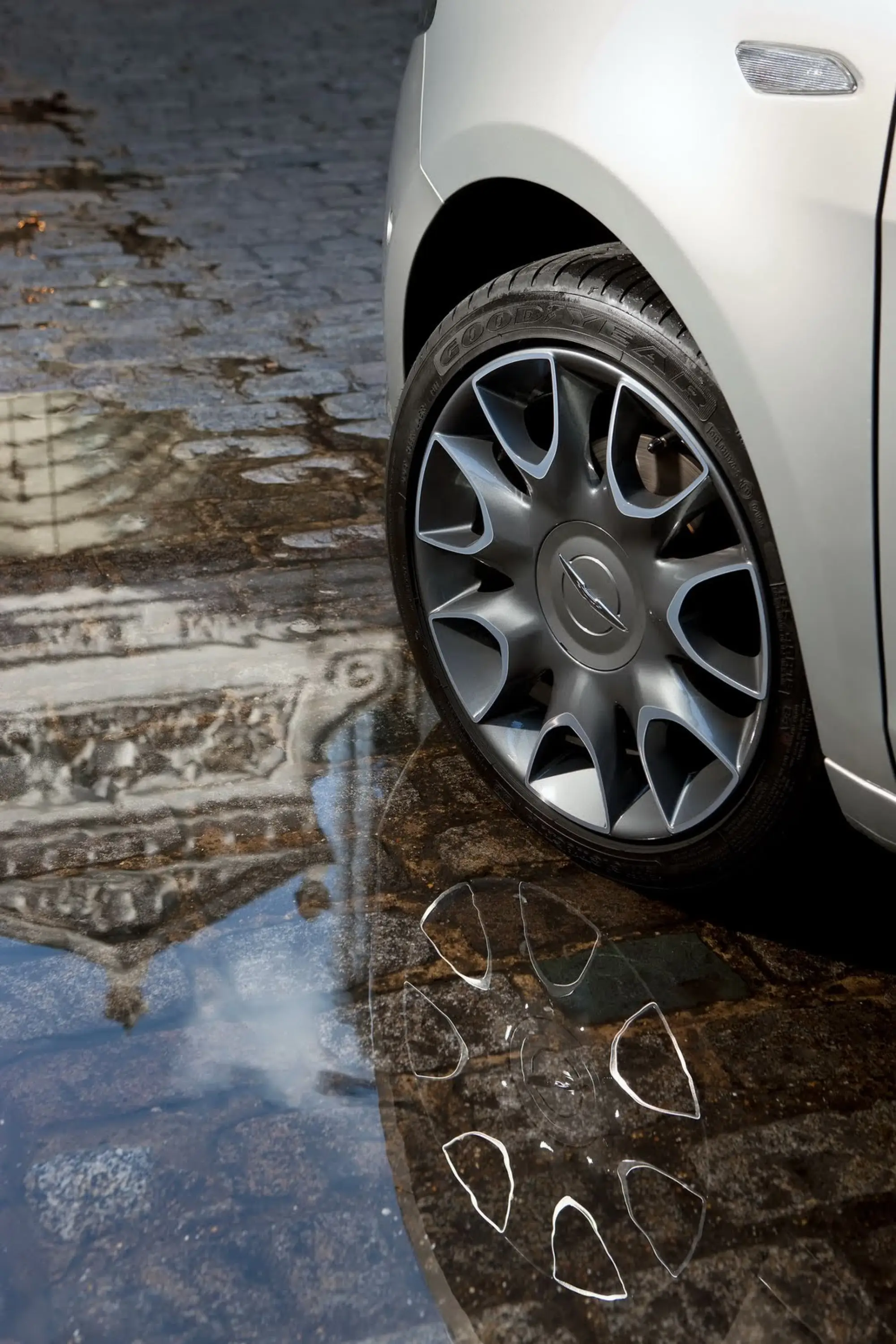 Chrysler Ypsilon - 17