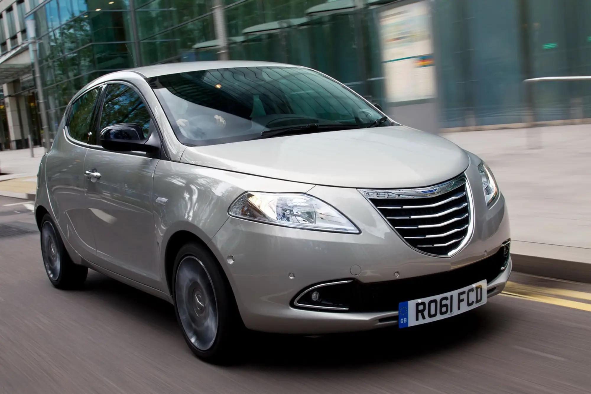 Chrysler Ypsilon - 25