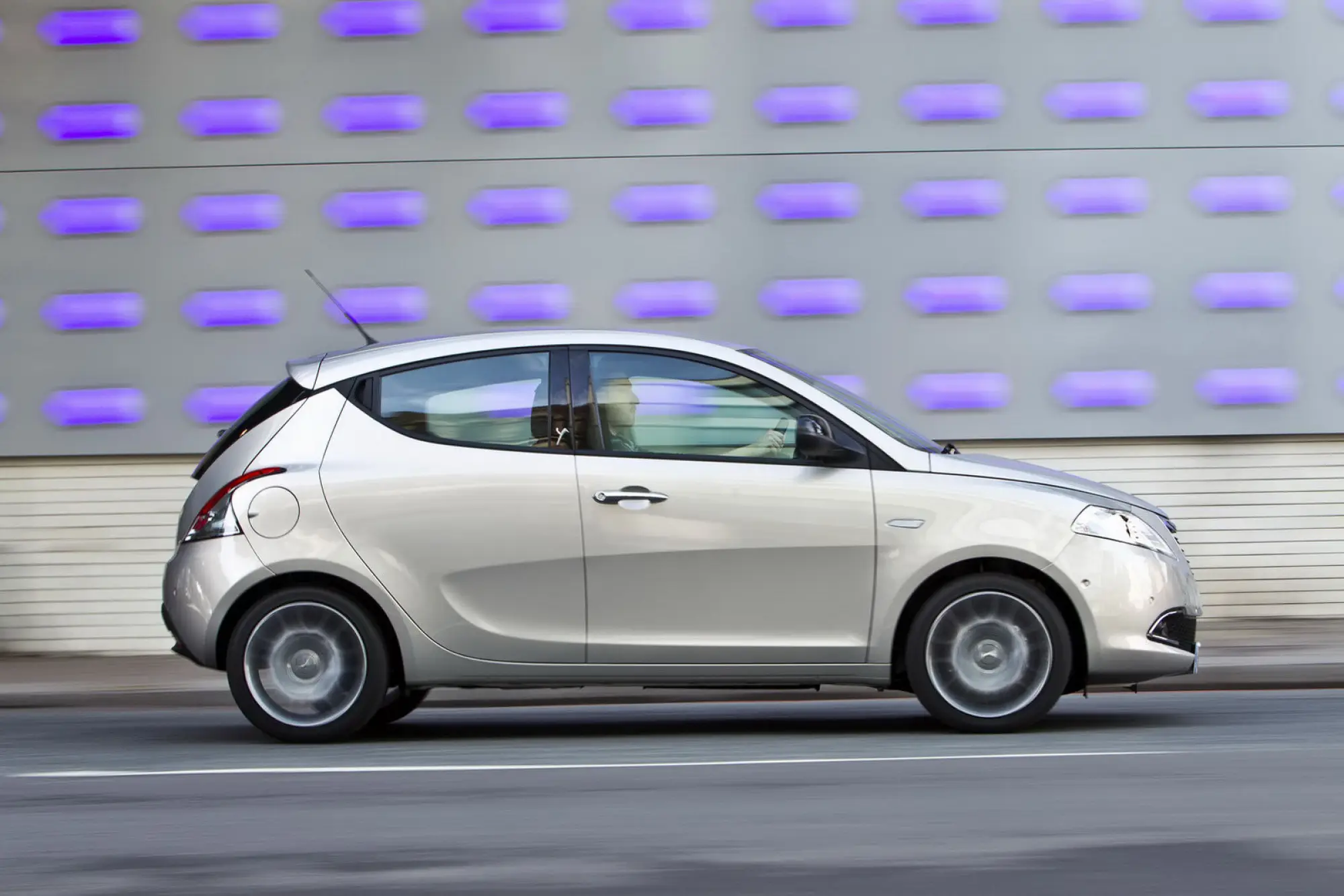 Chrysler Ypsilon - 28