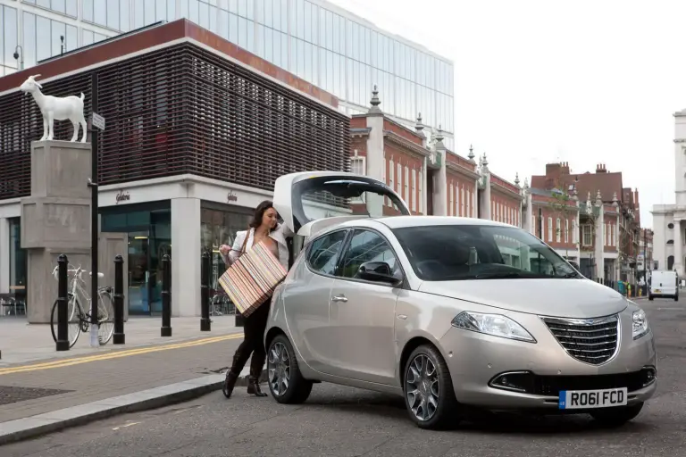 Chrysler Ypsilon - 32