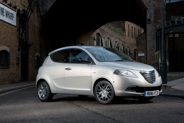Chrysler Ypsilon - 38