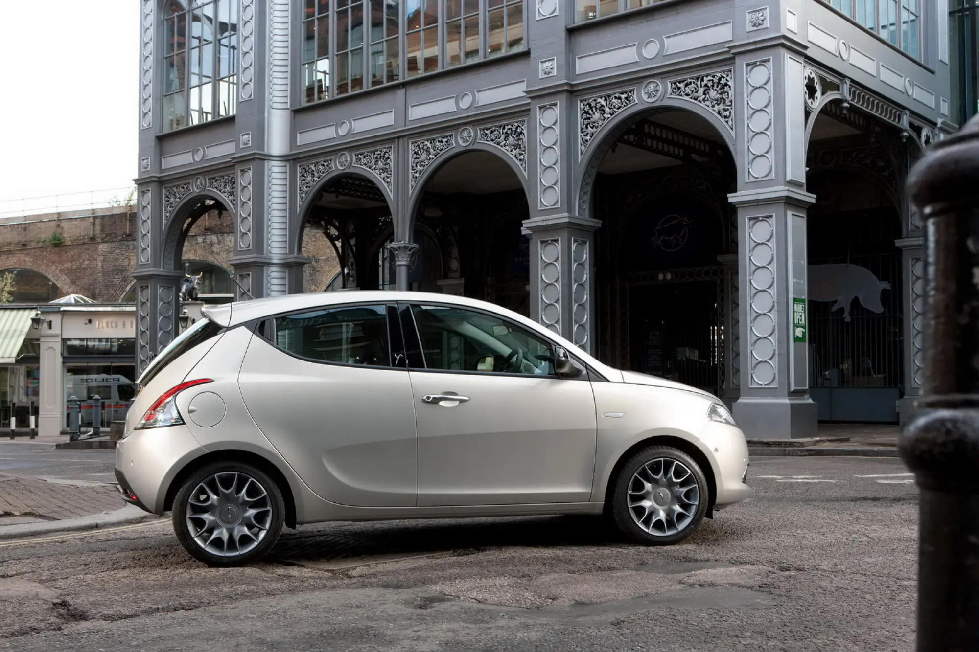 Chrysler Ypsilon - 42