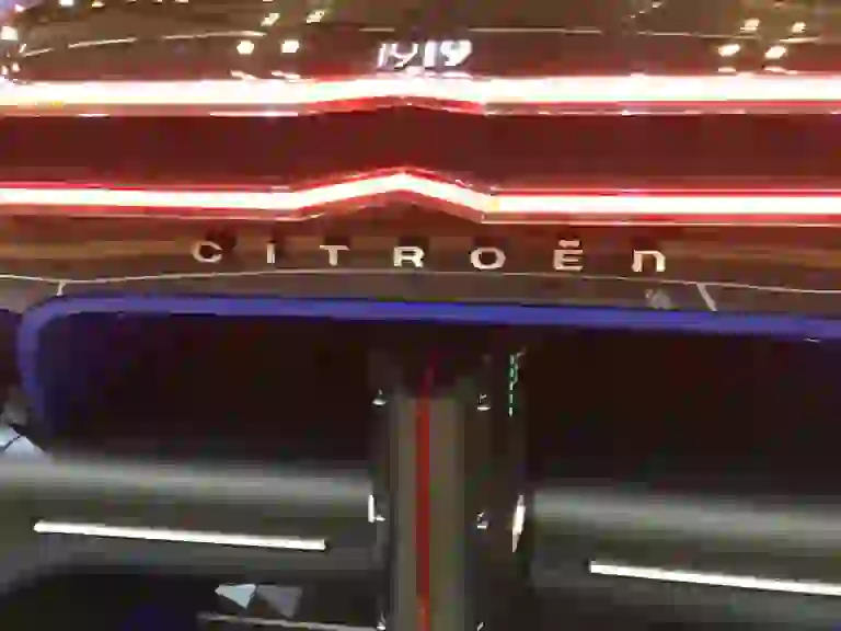 Citroen 19_19 Concept - Foto Live Parigi - 16
