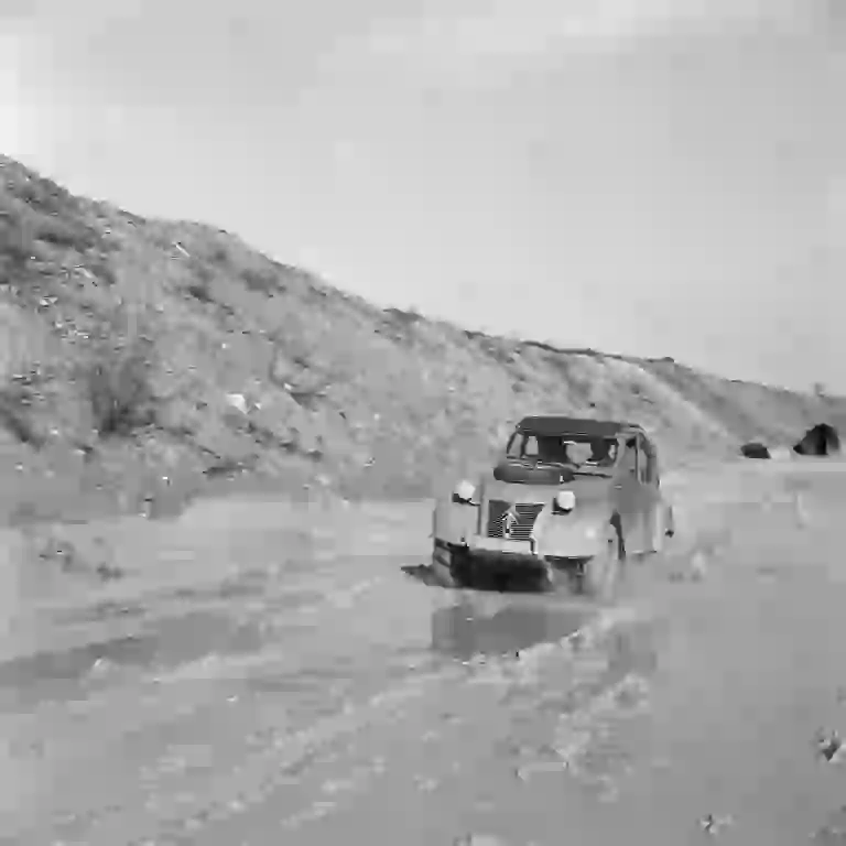 Citroen 2CV Sahara - 24