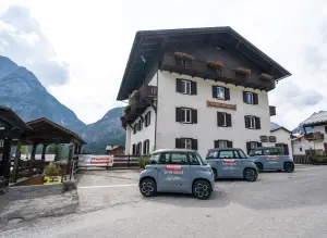 Citroen Ami flotta Hotel Bladen di Sappada - Foto