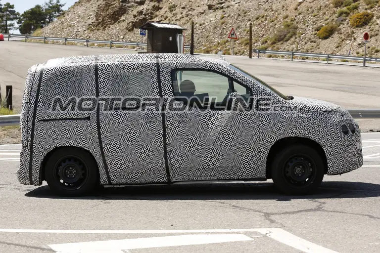 Citroën Berlingo e Peugeot Partner foto spia 16 Giugno 2017 - 4