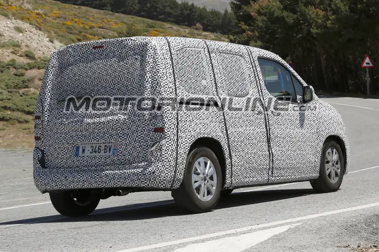 Citroën Berlingo e Peugeot Partner foto spia 16 Giugno 2017 - 8