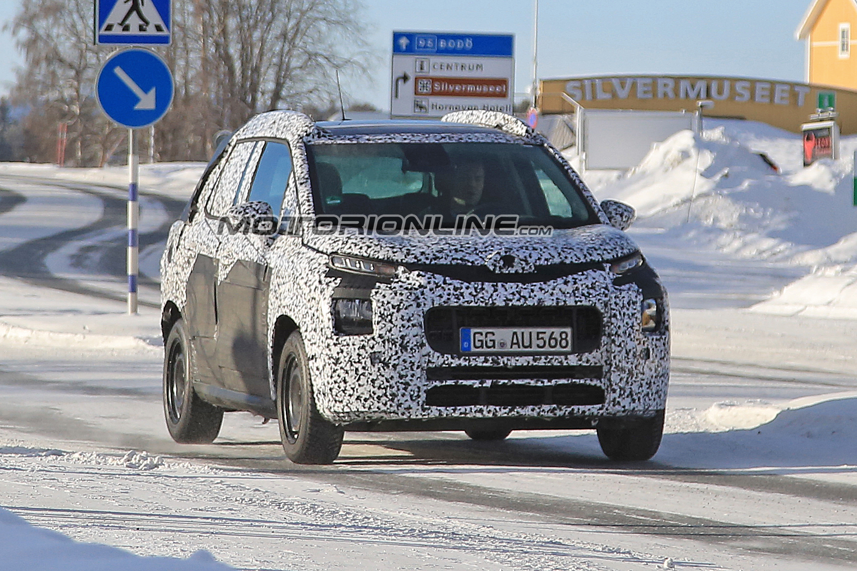 Citroen C3 Picasso foto spia 20 Febbraio 2017