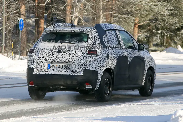 Citroen C3 Picasso foto spia 20 Febbraio 2017 - 6