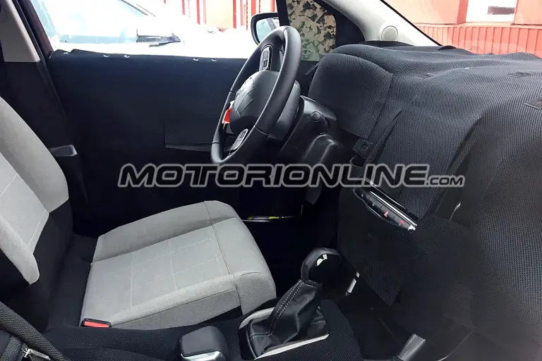 Citroen C3 Picasso foto spia 20 Febbraio 2017 - 7