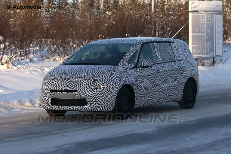 Citroen C4 Grand Picasso 2014 - Foto spia 28-01-2013 - 2