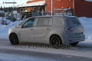 Citroen C4 Grand Picasso 2014 - Foto spia 28-01-2013 - 4