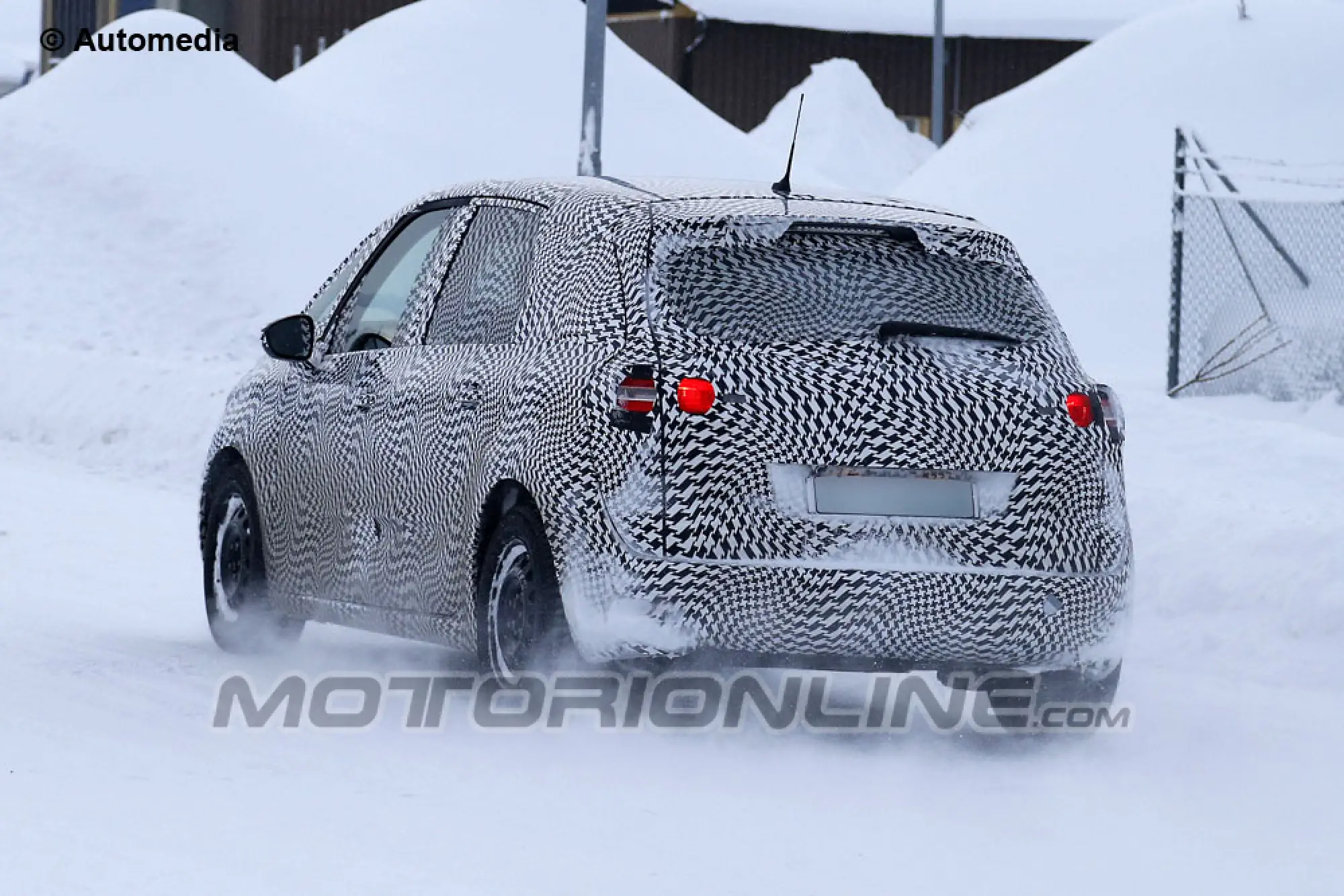 Citroen C4 Picasso 2014 - Foto spia 31-01-2013 - 5