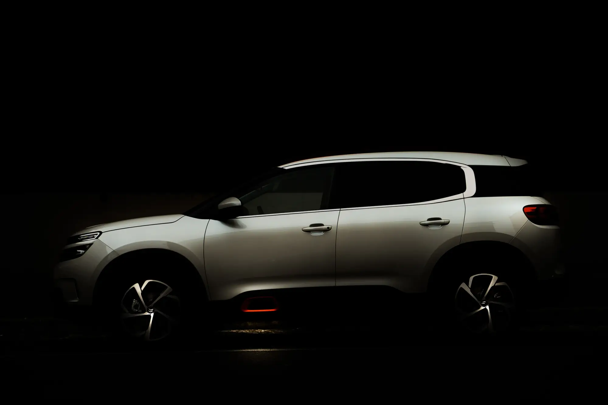 Citroen C5 Aircross - Film Lights  - 6