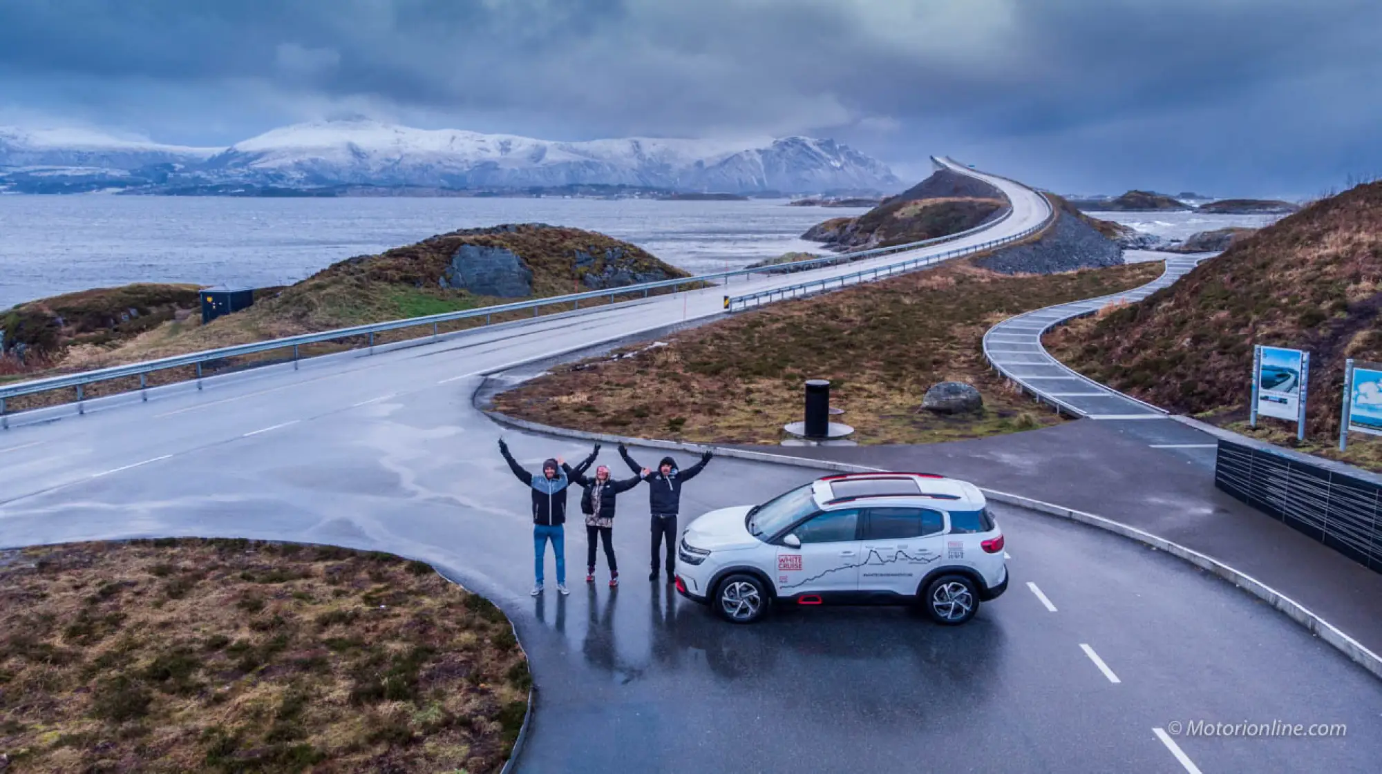 Citroen C5 Aircross White Cruise Adventure - 26