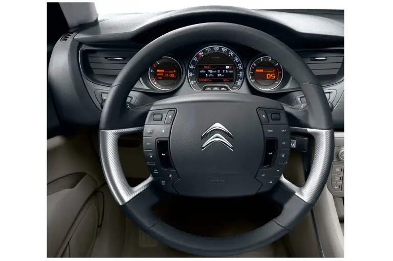 Citroen C5 facelift 2013 - 16