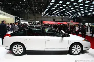 Citroen C6 Noir et Blanc ginevra 2011