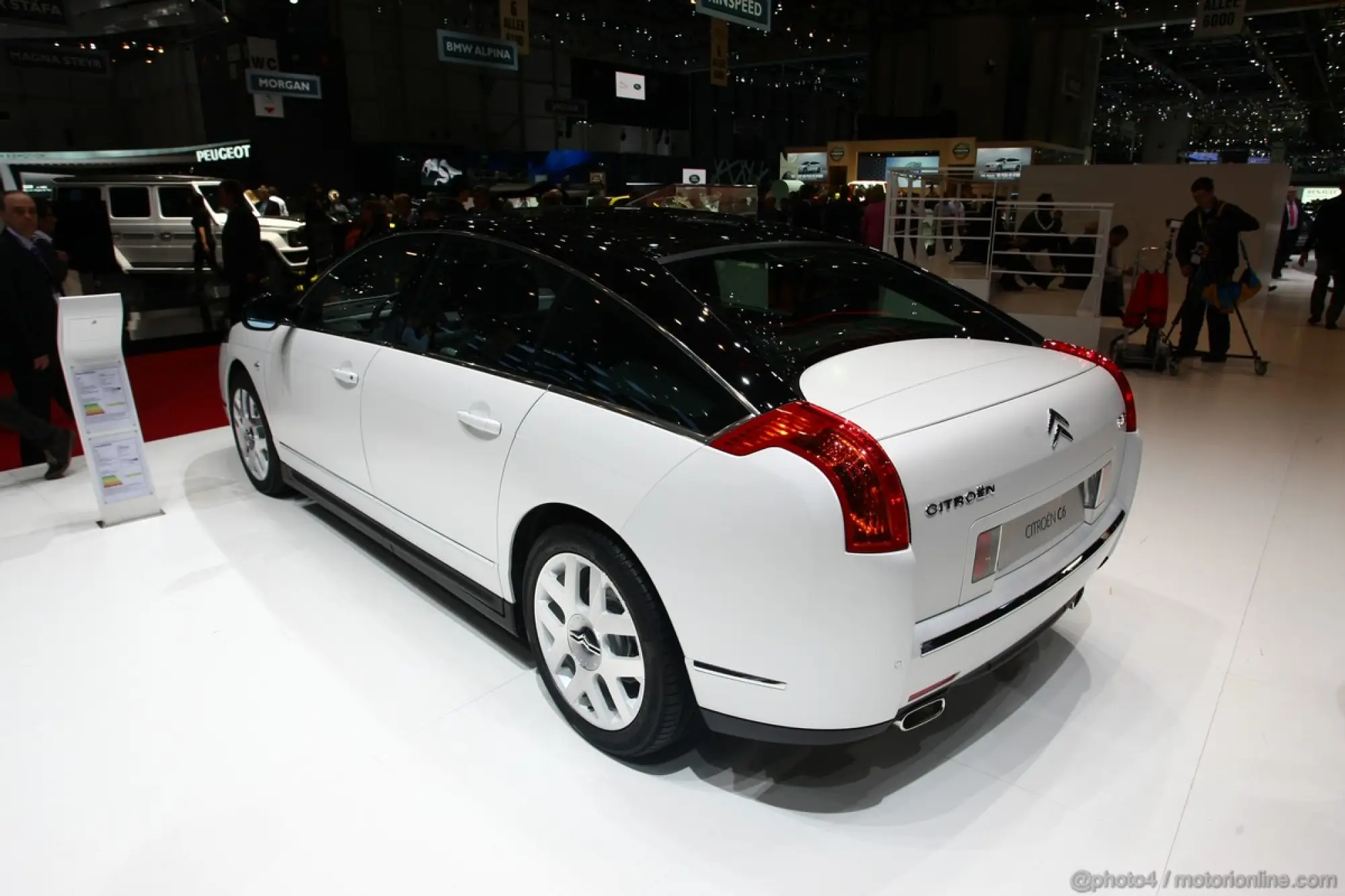 Citroen C6 Noir et Blanc ginevra 2011 - 5