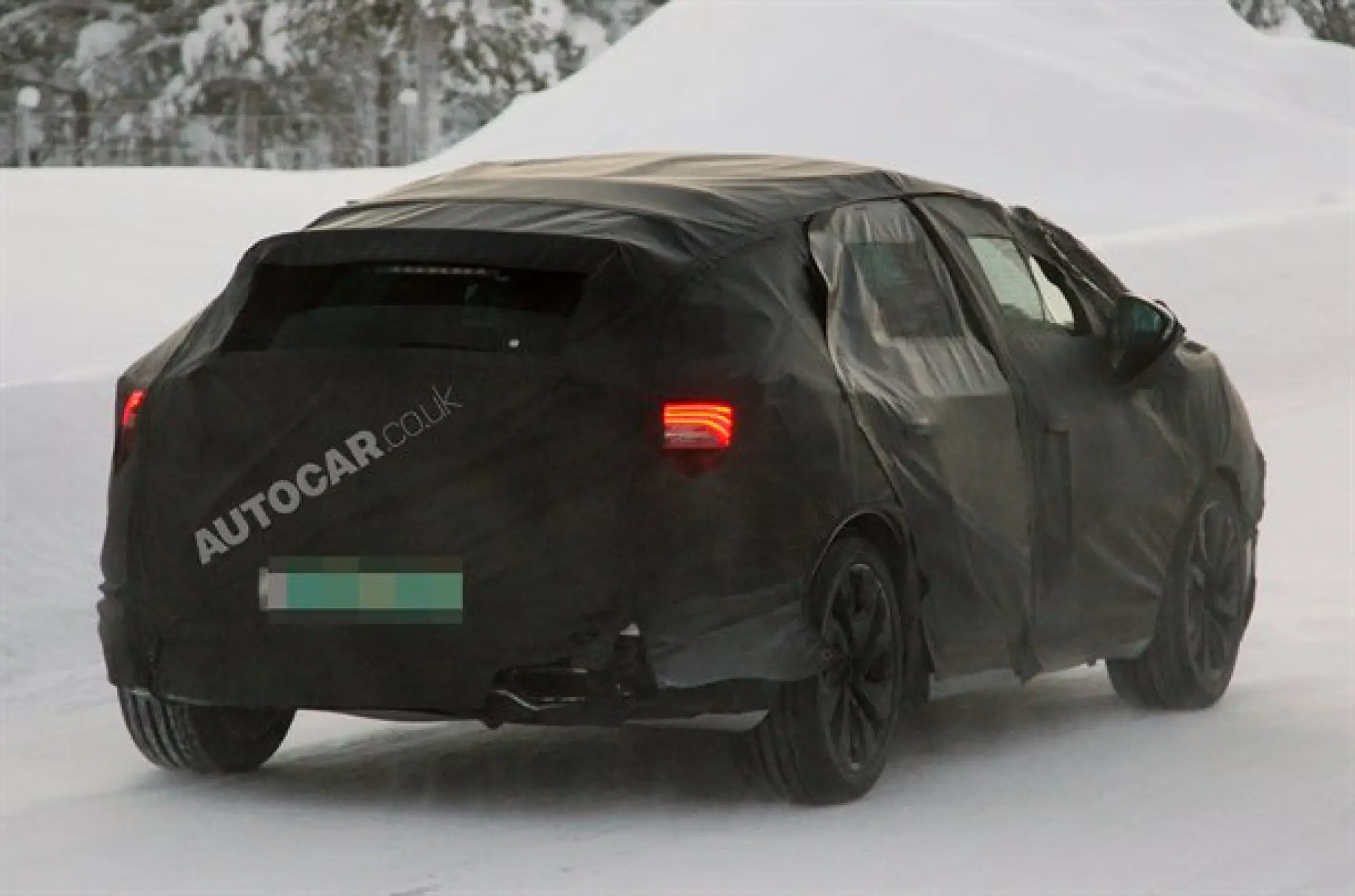 Citroen DS5 - Foto spia 01-02-2011 - 4