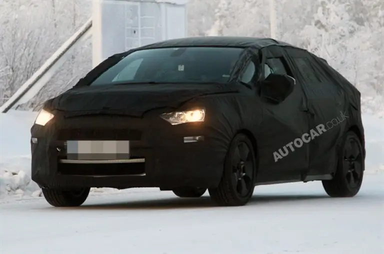 Citroen DS5 - Foto spia 01-02-2011 - 5