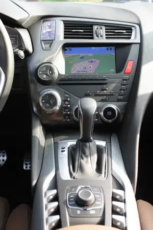 Citroen DS5 - Test Drive 2012