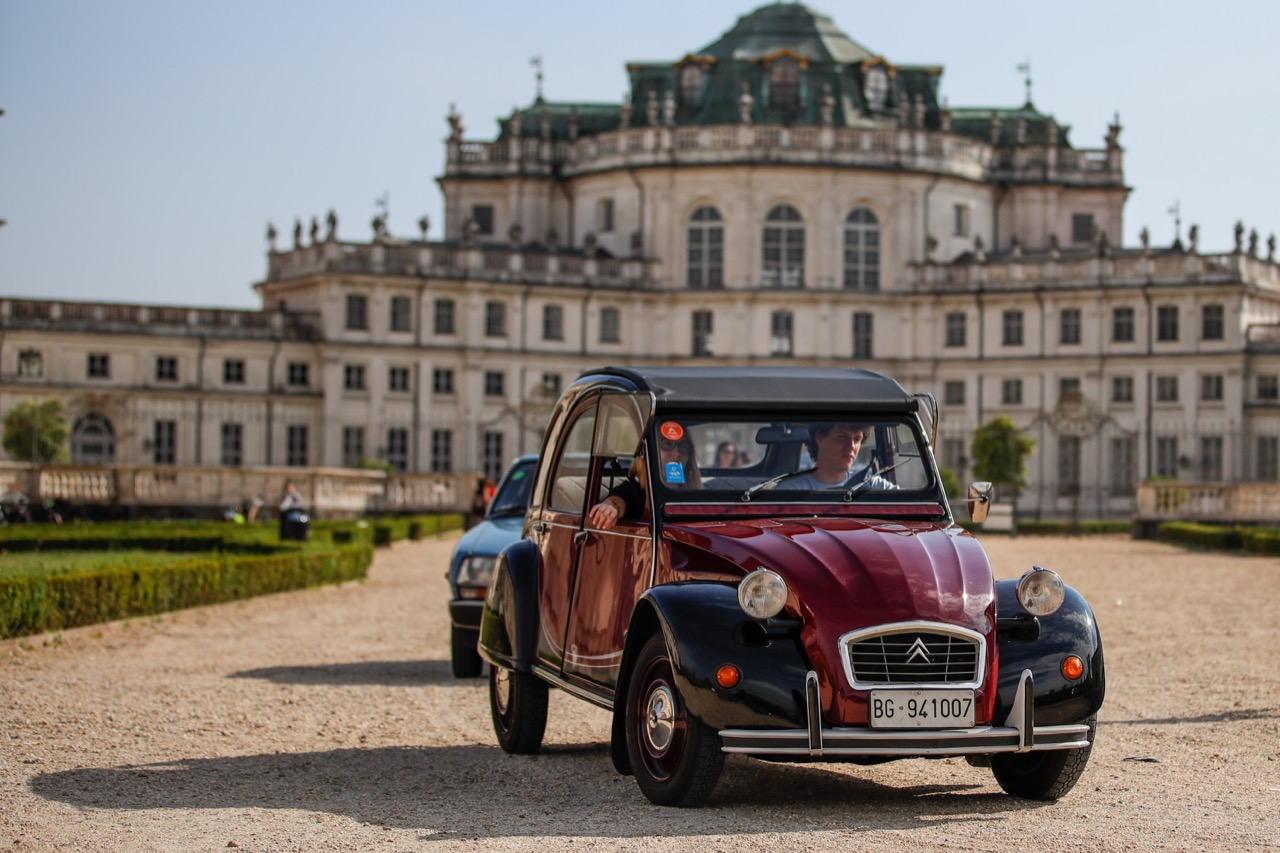 Citroen - raduno 100 Citroen per 100 anni 