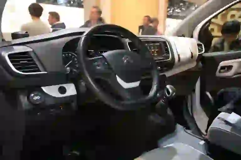 Citroen SpaceTourer 4x4 E Concept Foto Live - Salone di Ginevra 2017 - 8