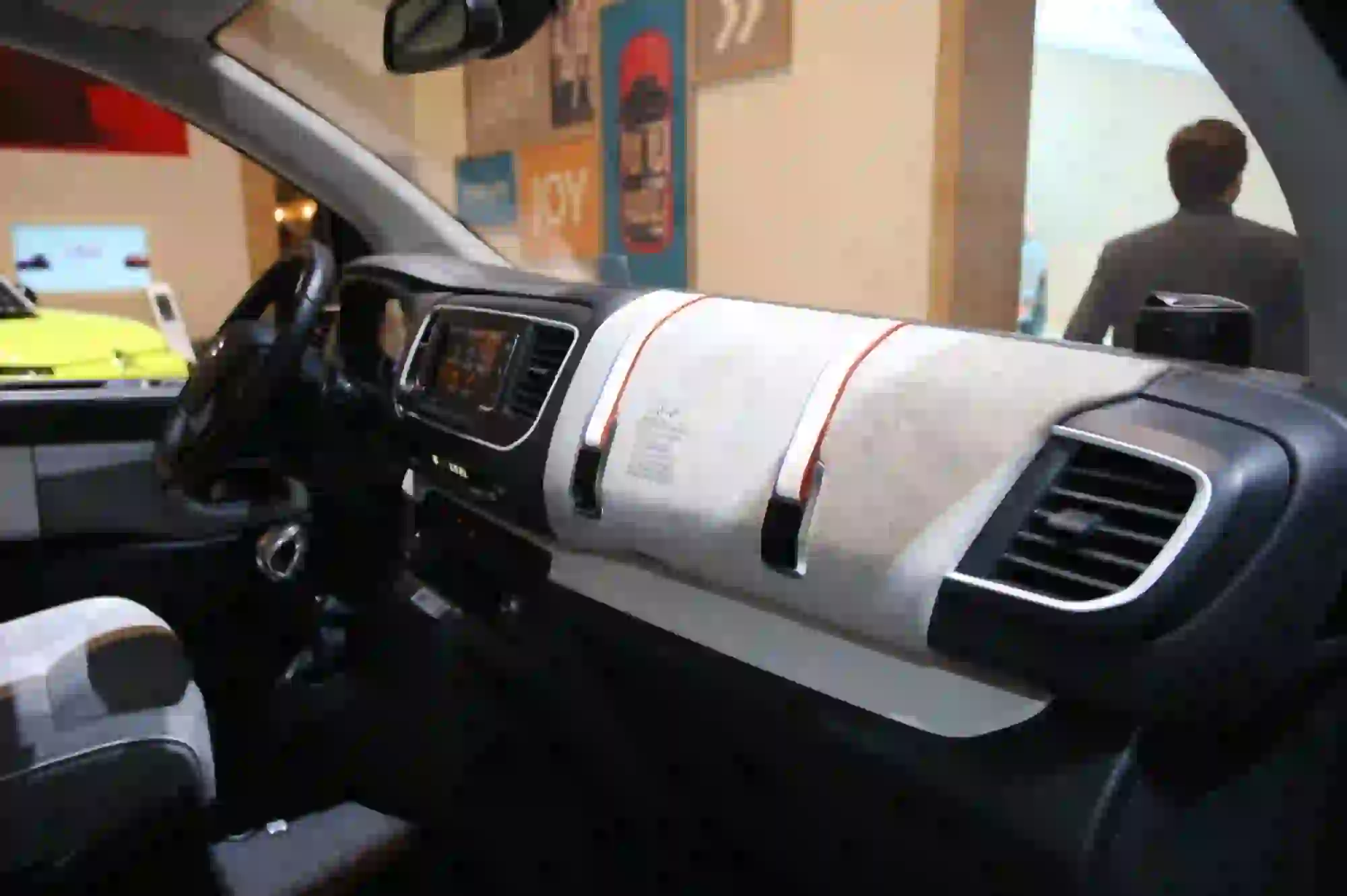 Citroen SpaceTourer 4x4 E Concept Foto Live - Salone di Ginevra 2017 - 10