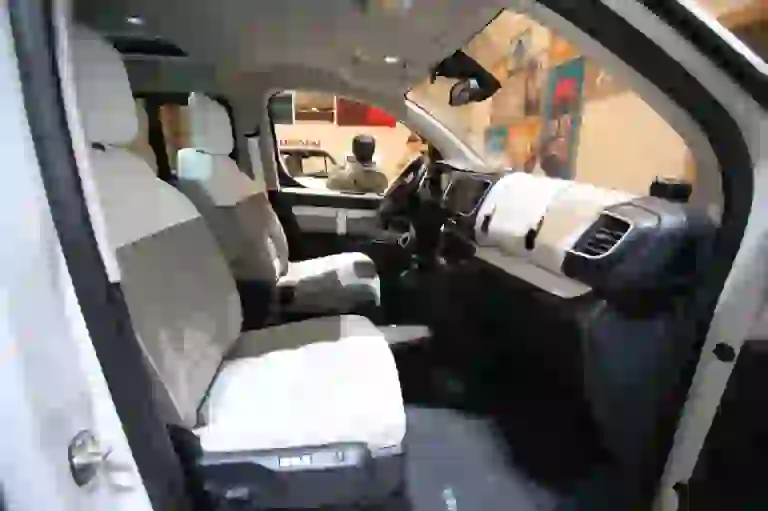 Citroen SpaceTourer 4x4 E Concept Foto Live - Salone di Ginevra 2017 - 12