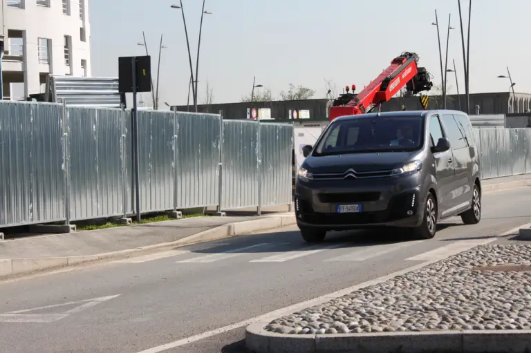 Citroen SpaceTourer prova su strada 2017 - 50