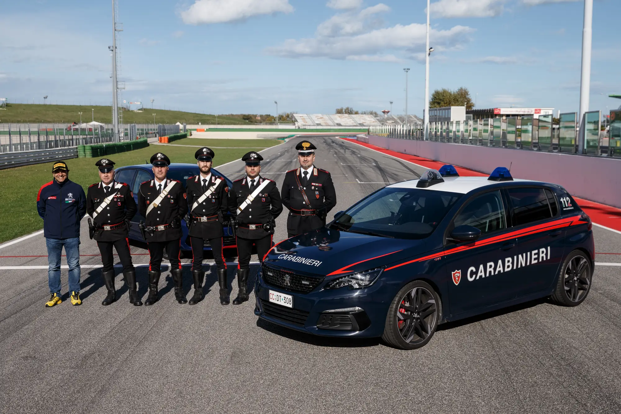 Collaborazione Peugeot e Carabinieri - 1