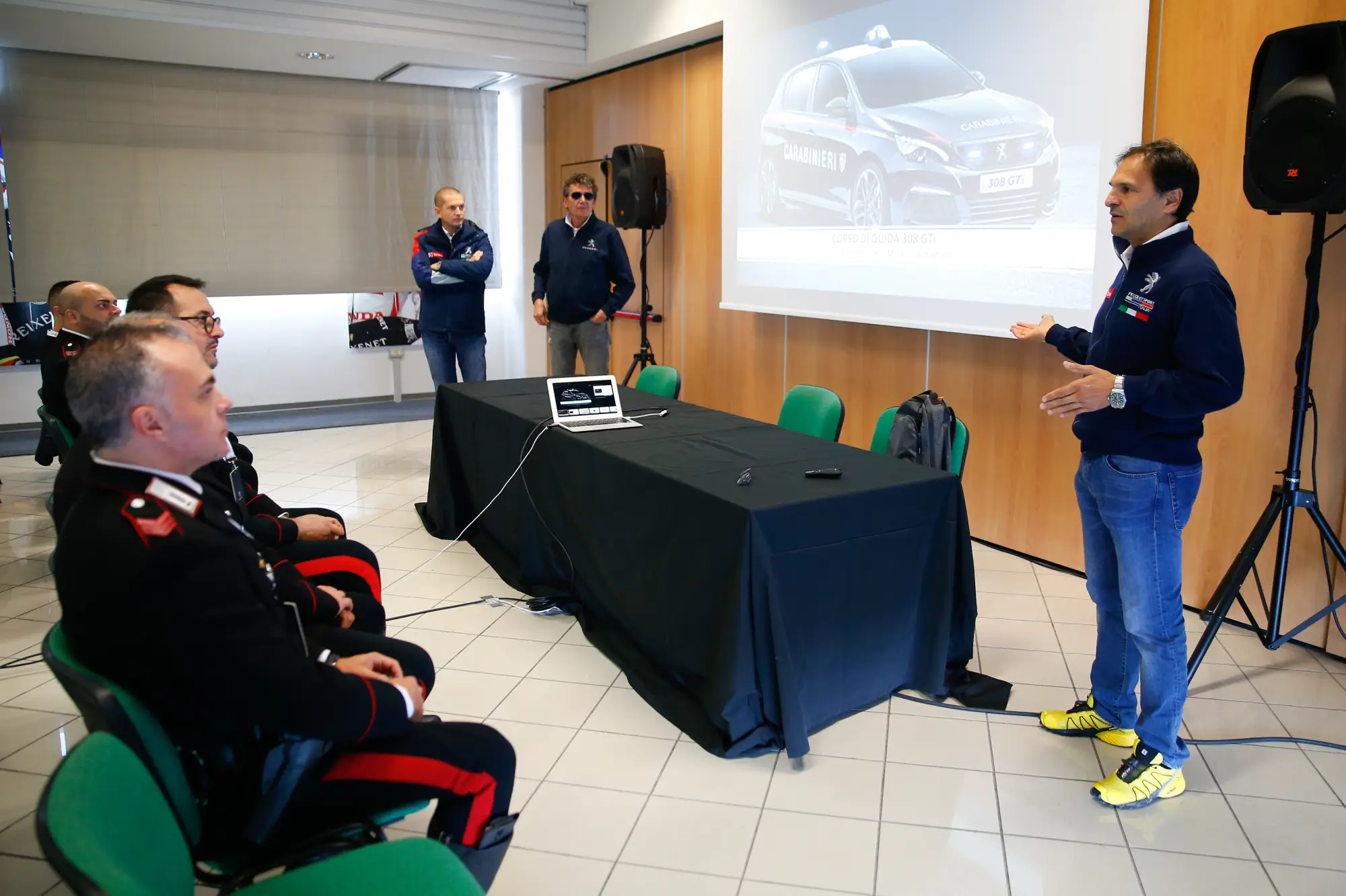 Collaborazione Peugeot e Carabinieri - 4