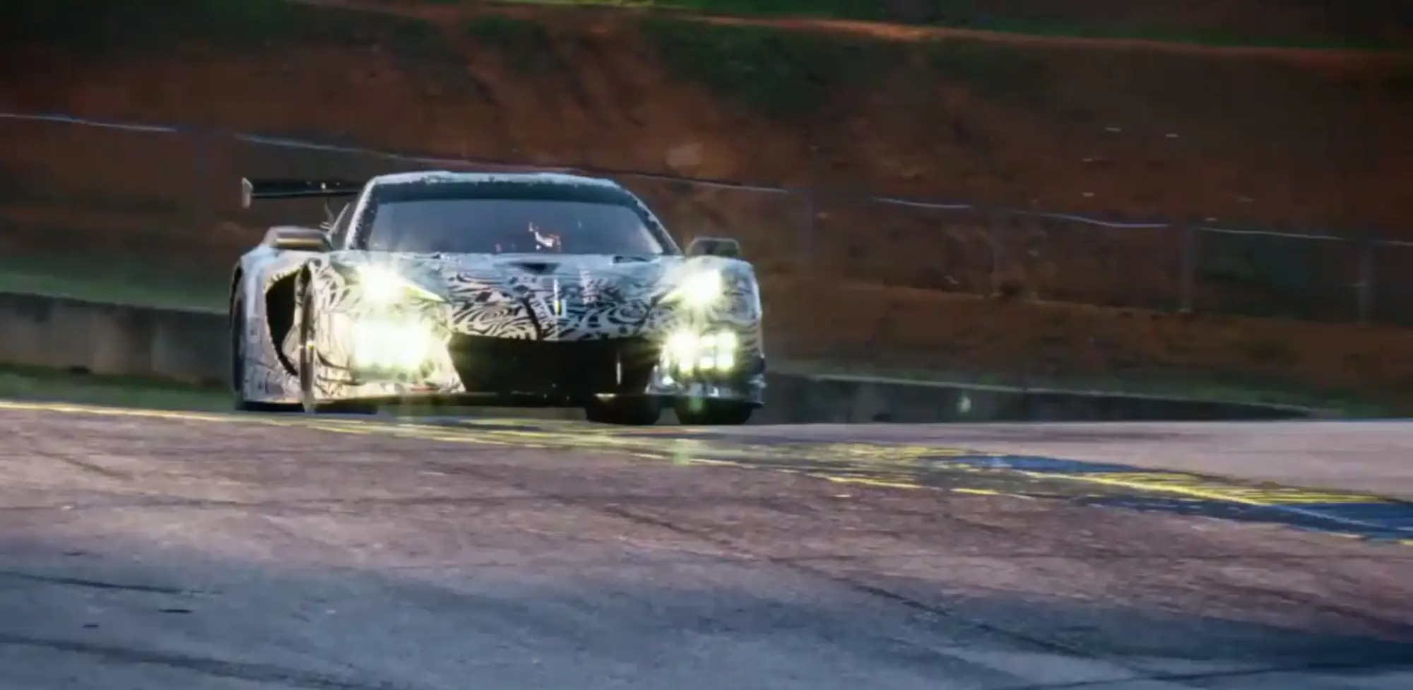 Corvette C8 R - Teaser - 7