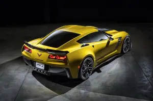 Corvette Z06 2015 prime immagini