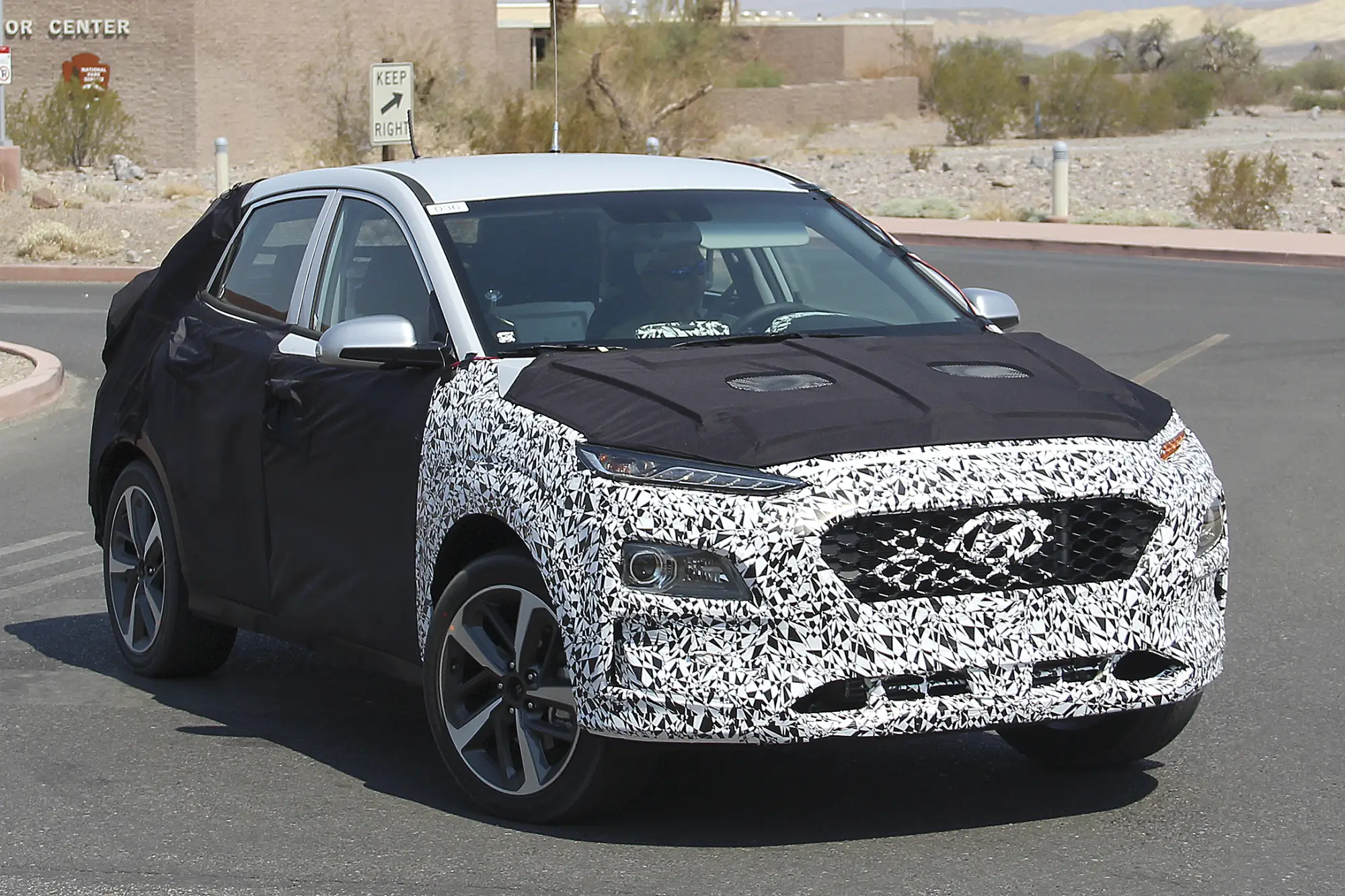 Crossover compatto Hyundai foto spia 17 settembre 2016 - 3