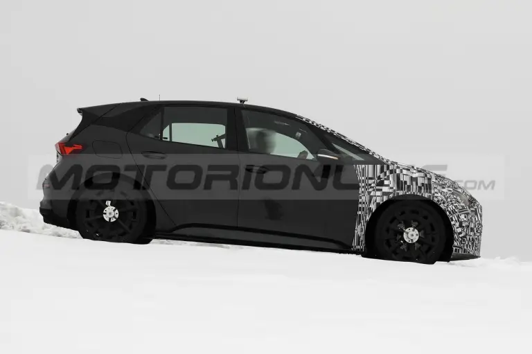 Cupra Born 2024 - Foto Spia 28-09-2022 - 6