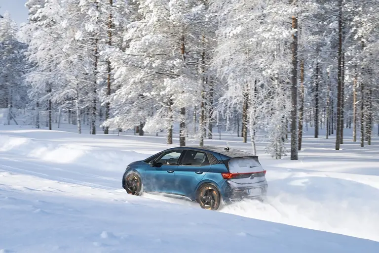 Cupra Born e-Boost - Foto - 2