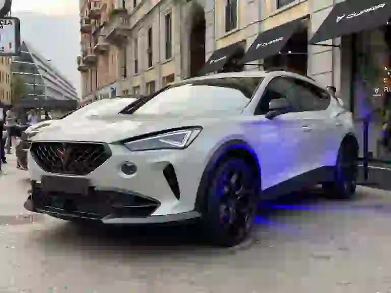 CUPRA PLUGMI 2022 - 15