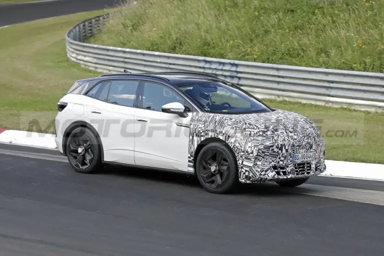 Cupra Tavascan - Foto Spia 29-06-2022 - 3