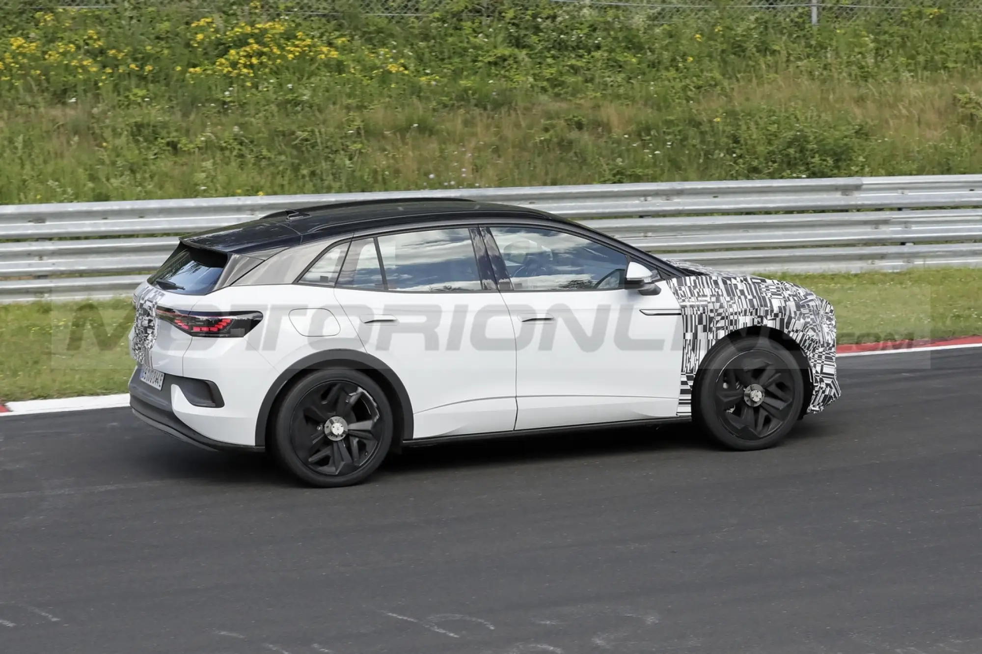 Cupra Tavascan - Foto Spia 29-06-2022 - 2